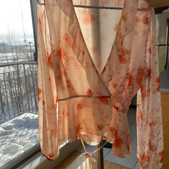 COPY - Aritzia Nadine floral wrap too - Picture 2 of 3